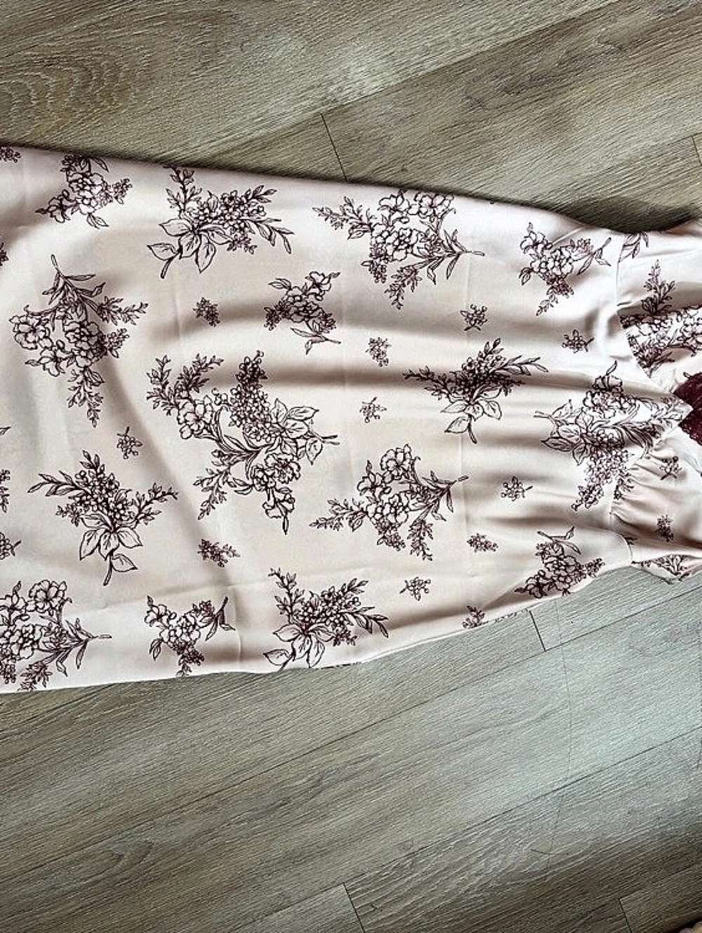 Old Navy Floral Lace Trim Maxi Dress in Cream & Burgundy